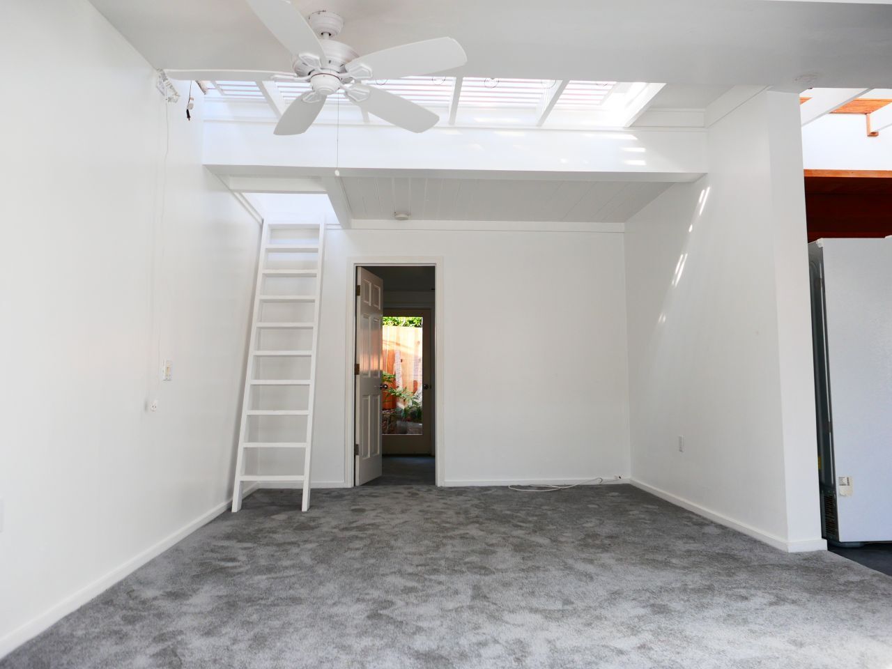 Building Photo - 6456 Surfside Way