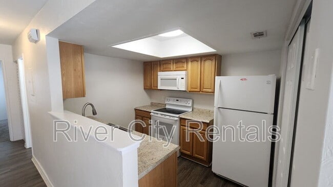 Building Photo - 2877 Wonderwood Ln