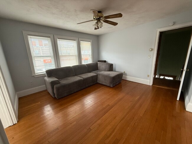 Building Photo - 527 Gallivan Blvd