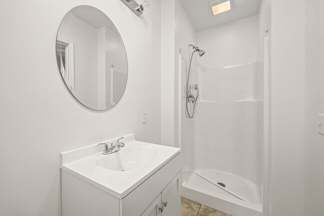 bathroom #2 - 1028 Womack Ave