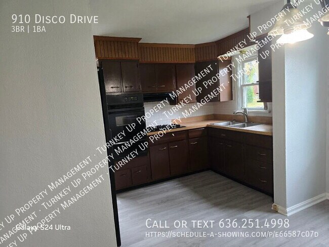 Building Photo - 910 Disco Dr