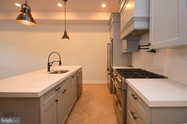 Building Photo - 3535 13th St NW