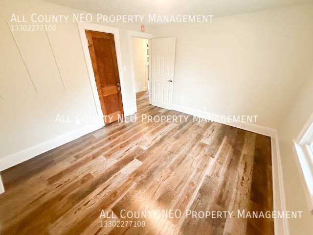 Building Photo - 575 Fernwood Dr