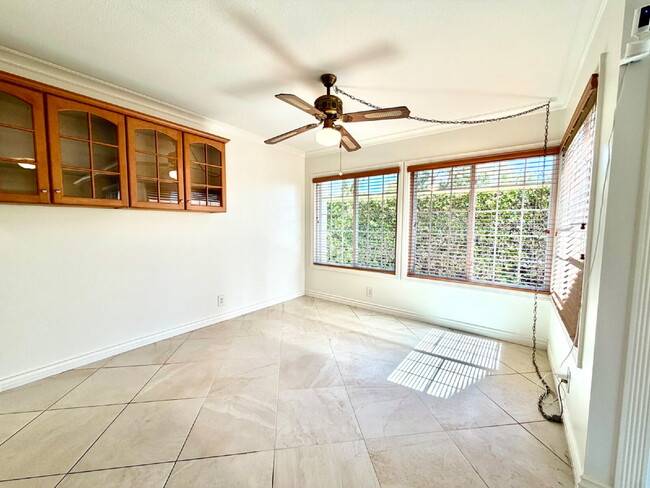 Building Photo - Great location in Lake Forest!