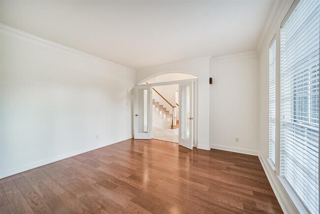 Building Photo - 14015 Falcon Heights Dr