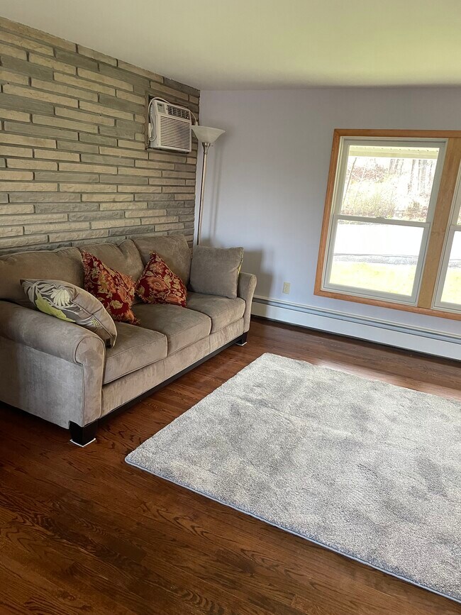 Building Photo - 1 Parksville Rd