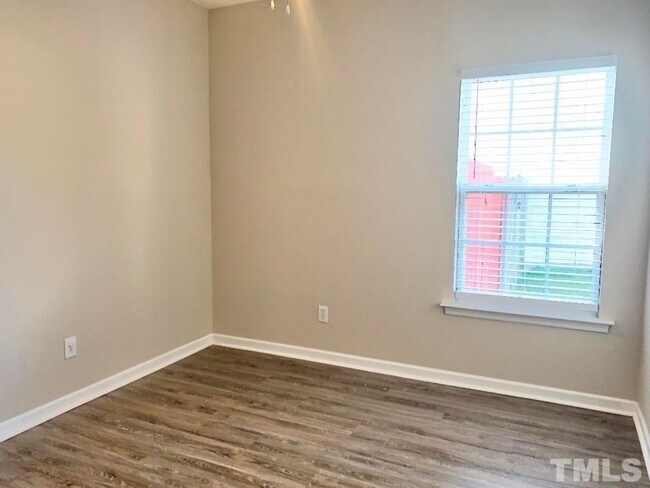 Building Photo - Charming 4 bedroom Ranch in Raleigh!