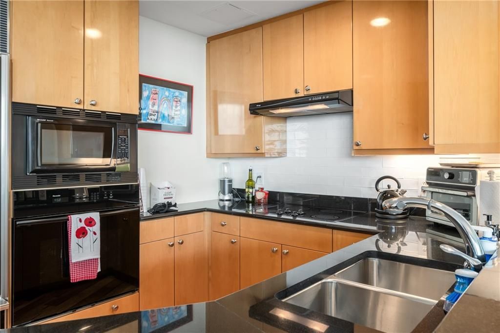 Building Photo - 700 Park Regency Pl NE