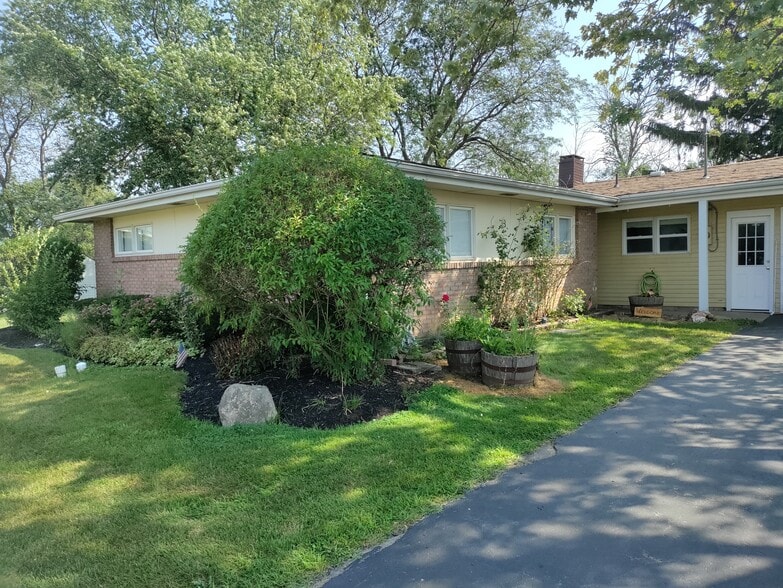 Primary Photo - 91 Steele Cir