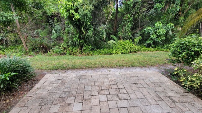 Building Photo - Desirable 2 bed/ 2 bath/1 car Condo in The...