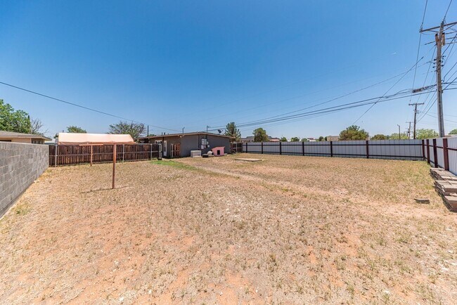 Building Photo - 2901 Nabors Ln