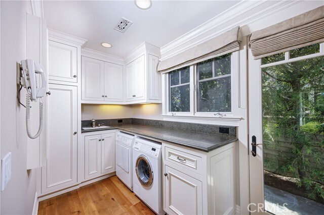 Building Photo - 3415 Seabreeze Ln