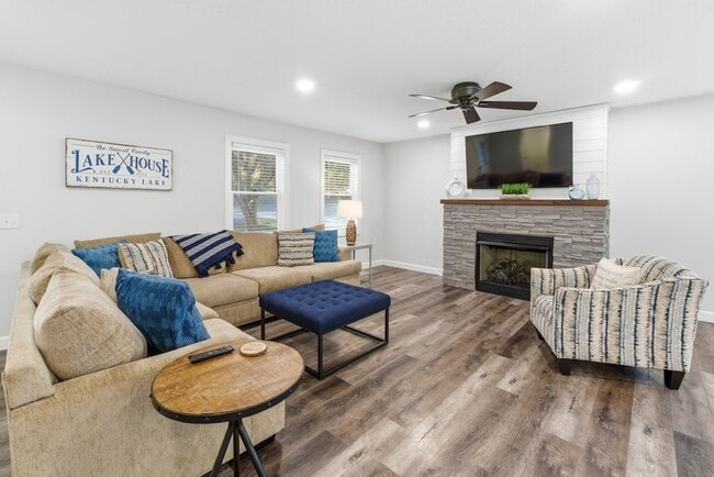 Building Photo - Furnished Home on KY Lake