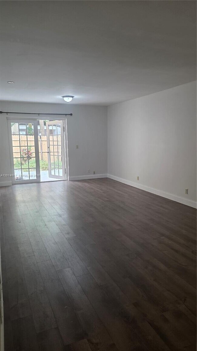 Building Photo - 5958 NW 24th Ct