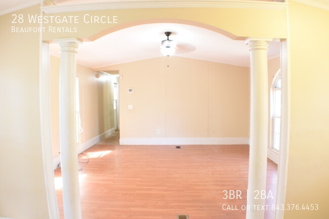 Building Photo - 28 Westgate Cir