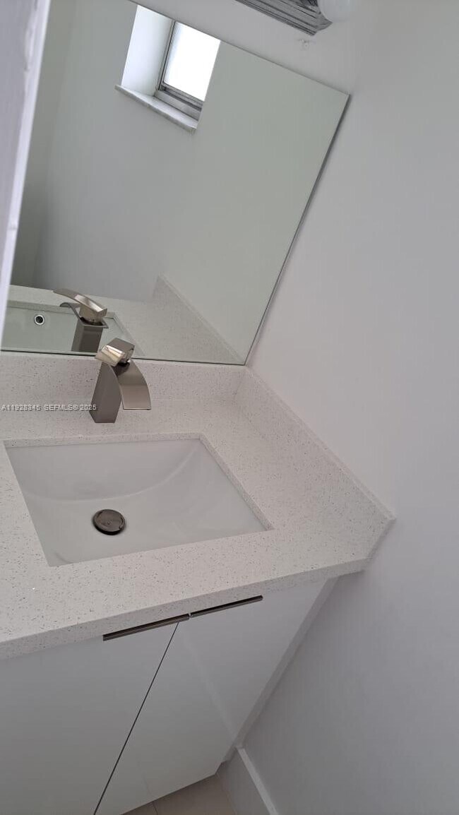 Building Photo - 2810 NE 201st Terrace