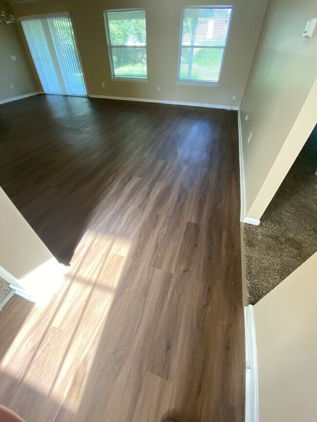 Building Photo - FOR RENT:  Charming 3-Bedroom Home with Sp...