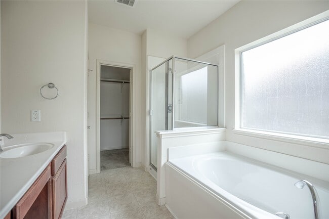 Building Photo - 22714 Pantego Ln