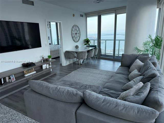 Building Photo - 888 Biscayne Blvd