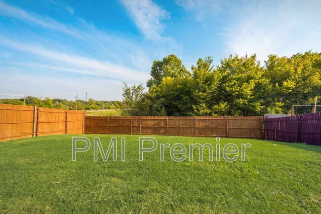 Building Photo - 1161 Condor Dr