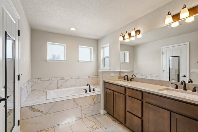 Building Photo - Modern Comfort Meets Mountain Beauty – 4-B...