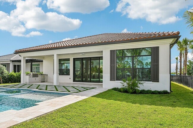 Building Photo - 13621 Le Christine Dr