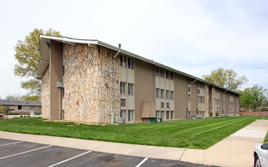 Stone Lodge 5125 Cedar Dr Columbus OH 43232 Apartment Finder