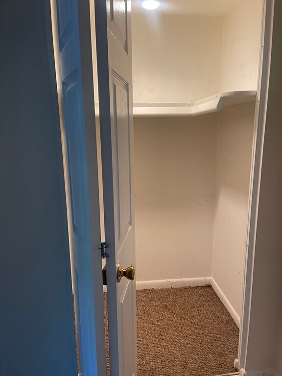 Building Photo - 7 Lake Shore Ct