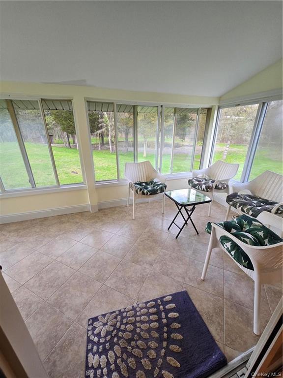 Building Photo - 2115 State Rte 55