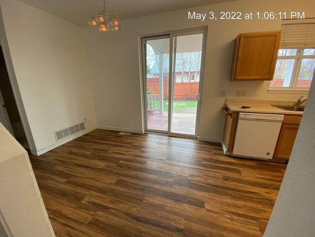 Building Photo - Beautiful Spacious House- Near Harvest Creek!