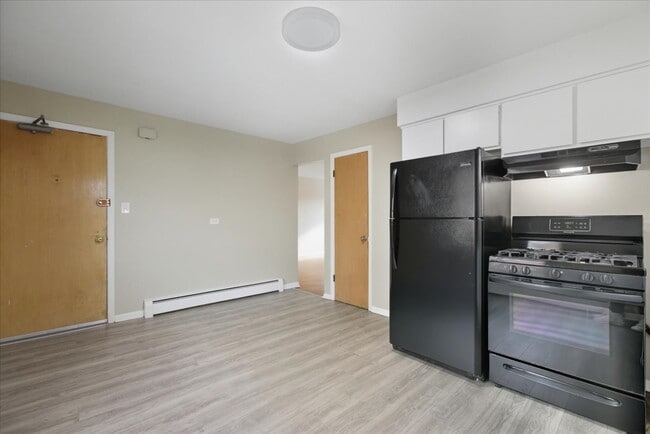 Building Photo - 337 Custer Ave