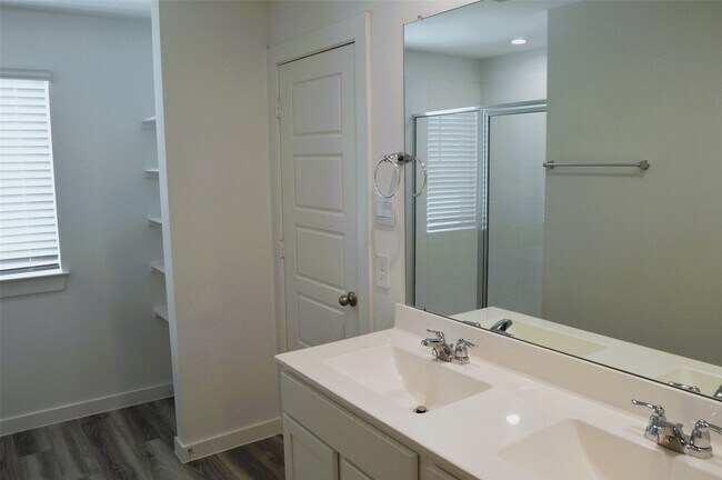 Building Photo - 10212 Berkeley Spgs Trl