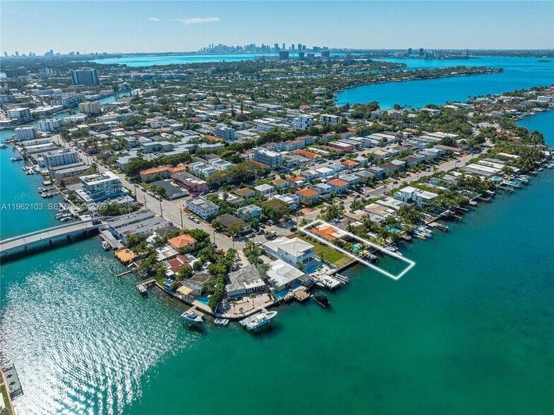 Building Photo - 621 86th St