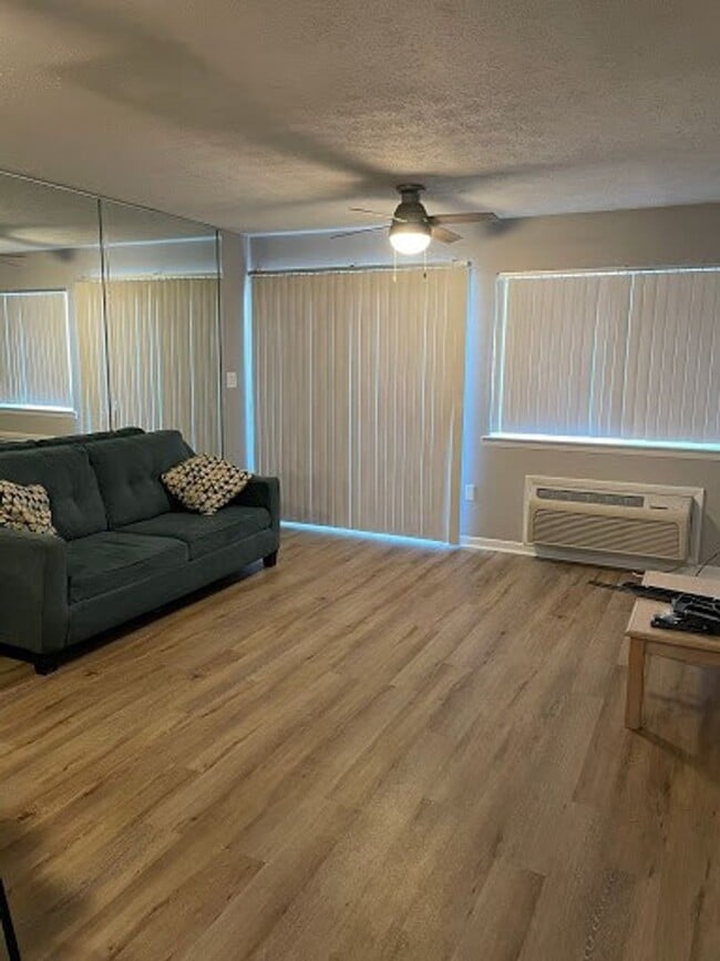 Building Photo - Waterfront Condo