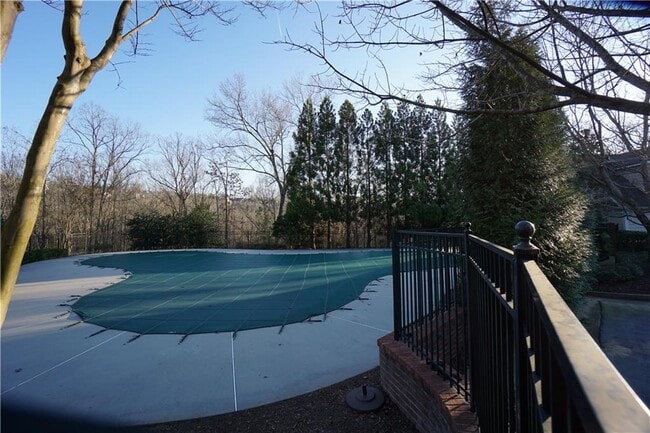 Building Photo - 4652 Creekside Villas Way