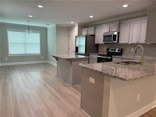 Building Photo - 231 Creek Ridge Dr