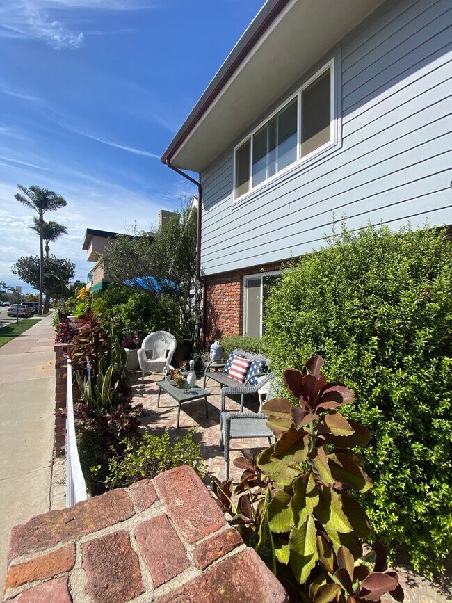 Building Photo - 415 1/2 Ocean Avenue