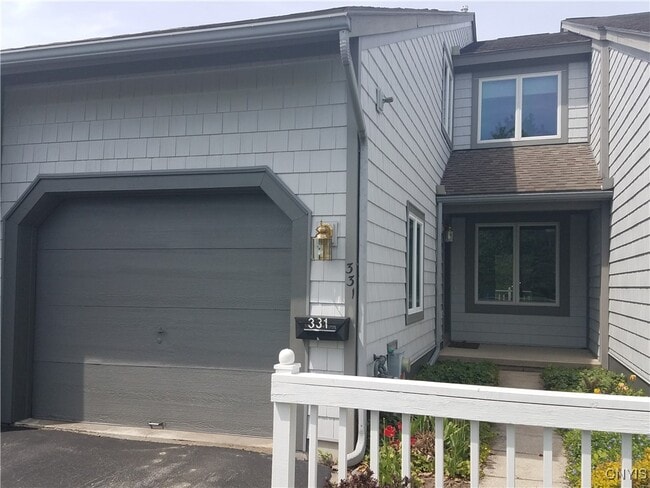 Primary Photo - 331 Summerhaven Dr N