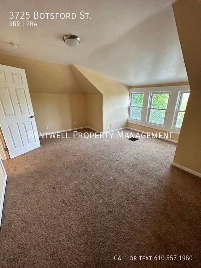 Building Photo - 3725 Botsford St