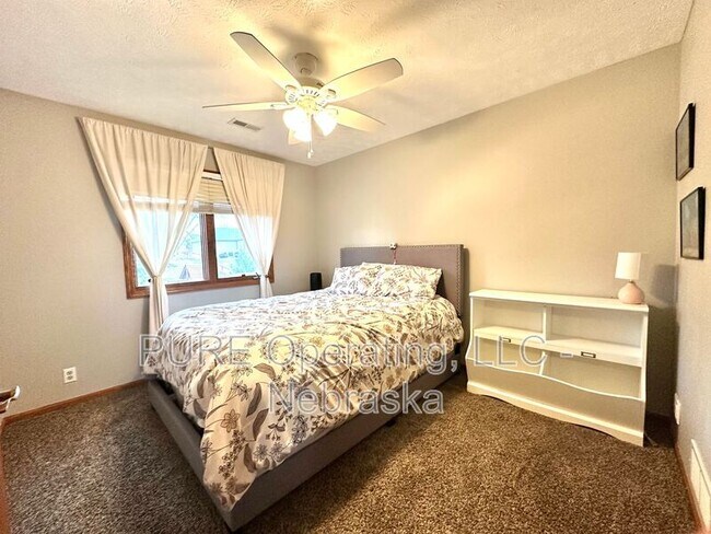 Building Photo - 4909 N 142nd St