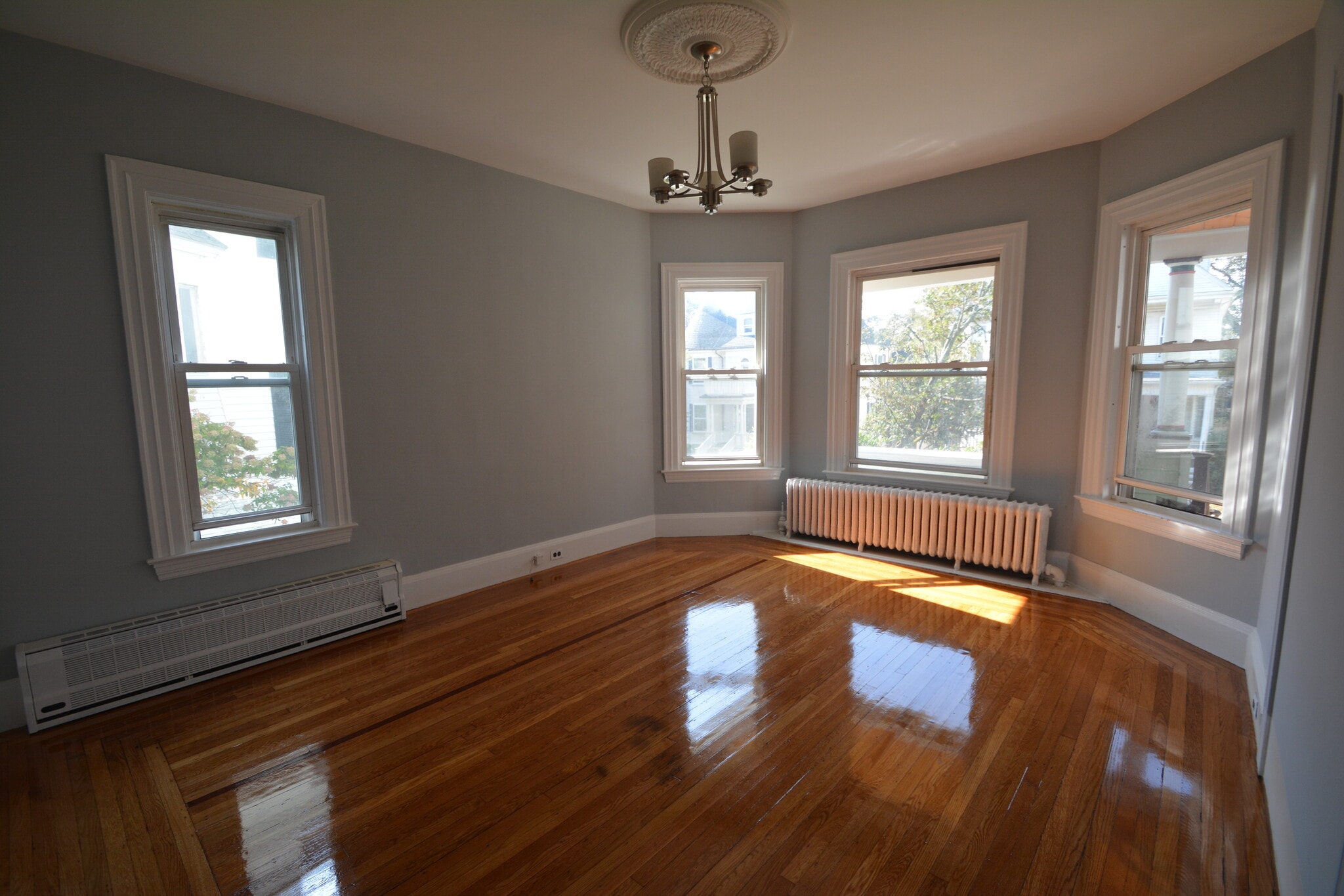 Bedroom (alternate view) - 23 Congreve St