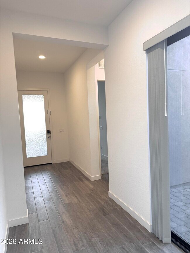 Building Photo - 821 E Monte Wy