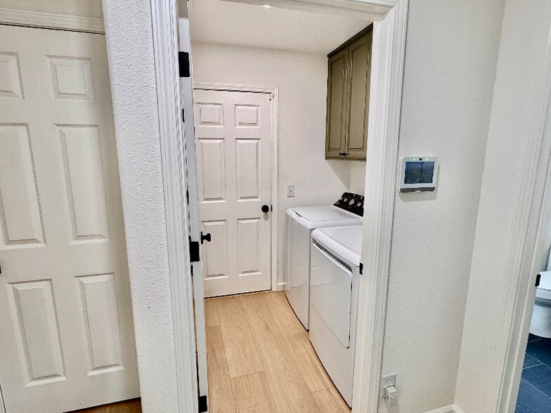 Building Photo - 3602 Swan Ct