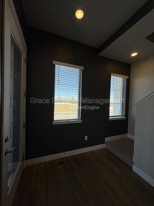 Building Photo - 1585 W 68th Ave