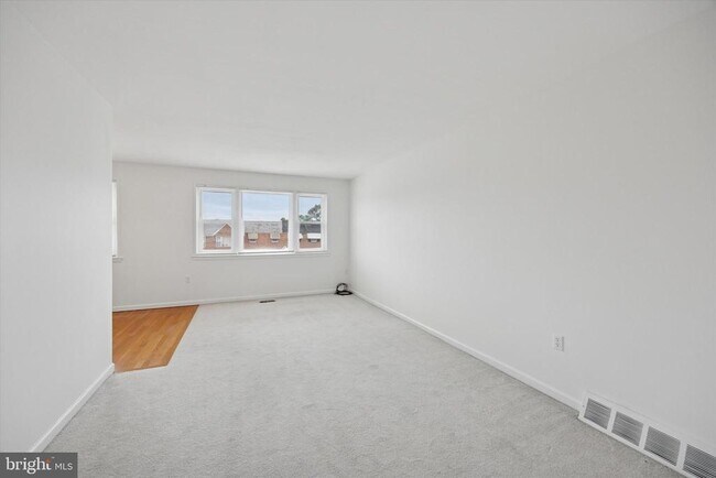 Building Photo - 4000 Lyman Dr