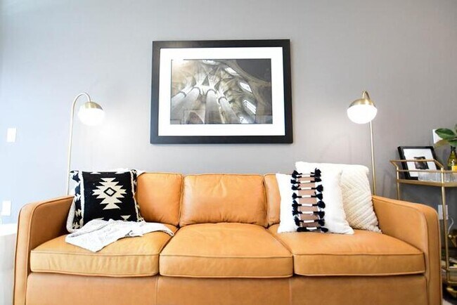 Building Photo - 4216 Sloane St