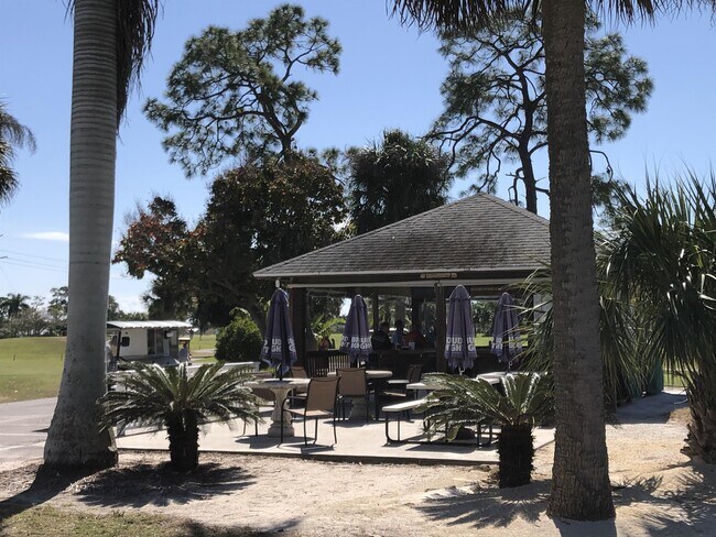 Building Photo - 1220 Myerlee Country Club Blvd
