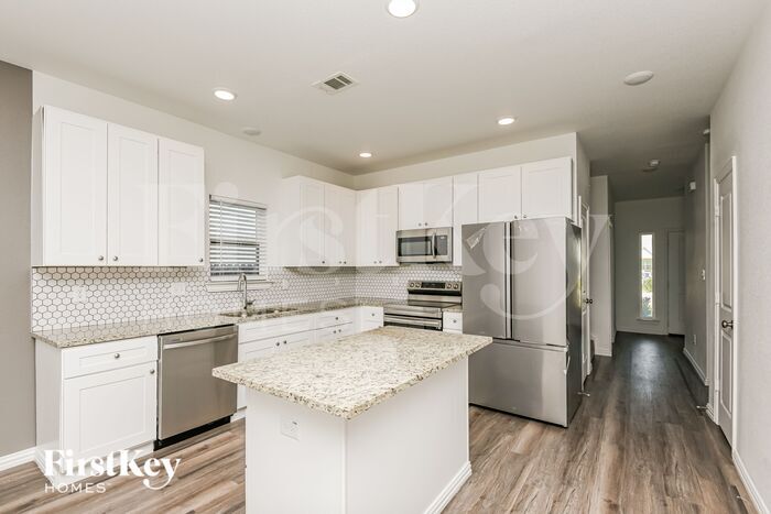 Building Photo - 7336 Parkside Pl Dr