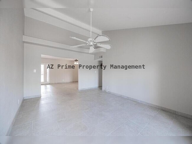 Building Photo - 542 W Pampa Ave
