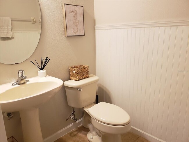 Building Photo - 16530 Cedar Crest Dr